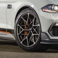 detalle llantas mustang mach 1